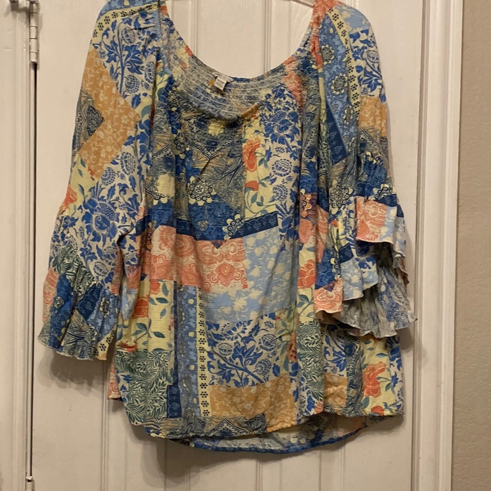CATO Women’s Size 26/28W Tunic Peasant Blouse, smocked at top and elastic neck.